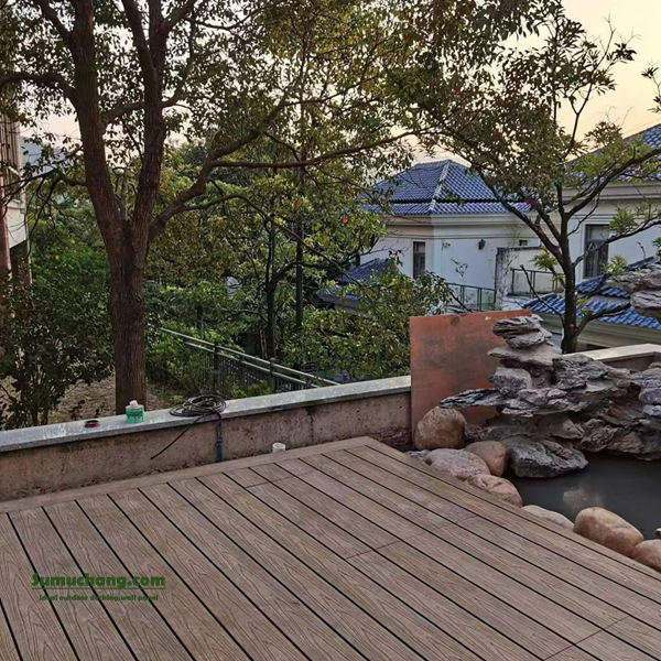 Strong Plastic Wood Planks for Decks with Long Lasting Outdoor Performance