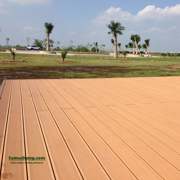 Durable Plastic Floor Wood for Long Lasting Outdoor Flooring Applications