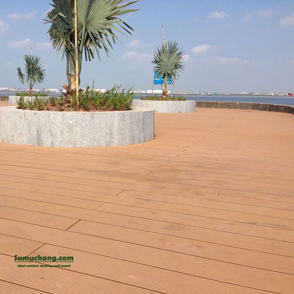 Wie man Composite-Decksing-Installationskosten genau berechnet