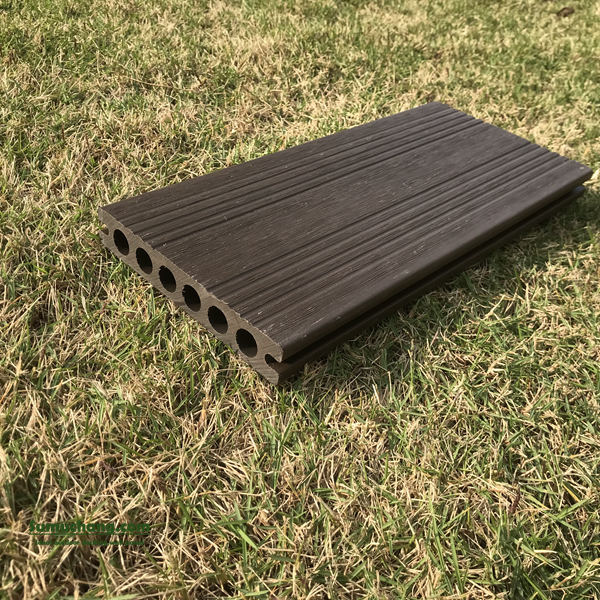 How to select 20′ composite decking for large deck construction